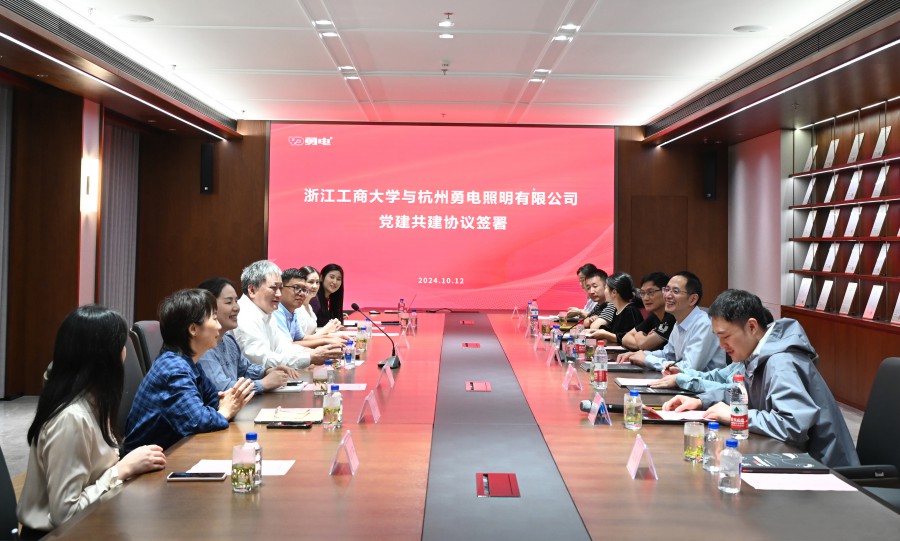 1729299863700858996C.jpg 012.jpg